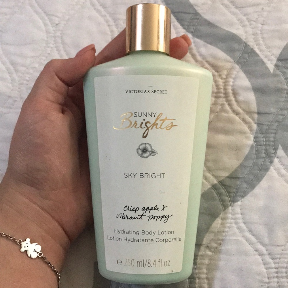 Victorias Secret Hydrating Body Lotion